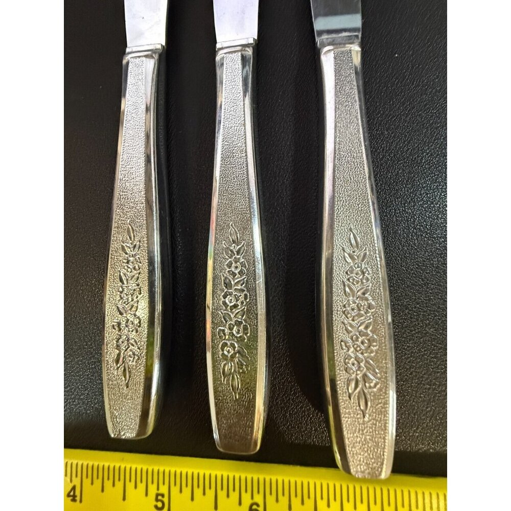 Simeon L & George H Rogers Oneida Spring Ballad 3 Dinner Knives Stainless - Picture 3 of 4